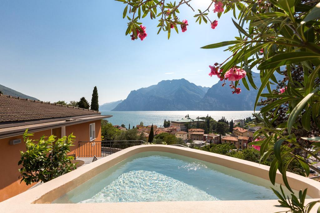 Villa Fiore Torbole Sul Garda Стая снимка